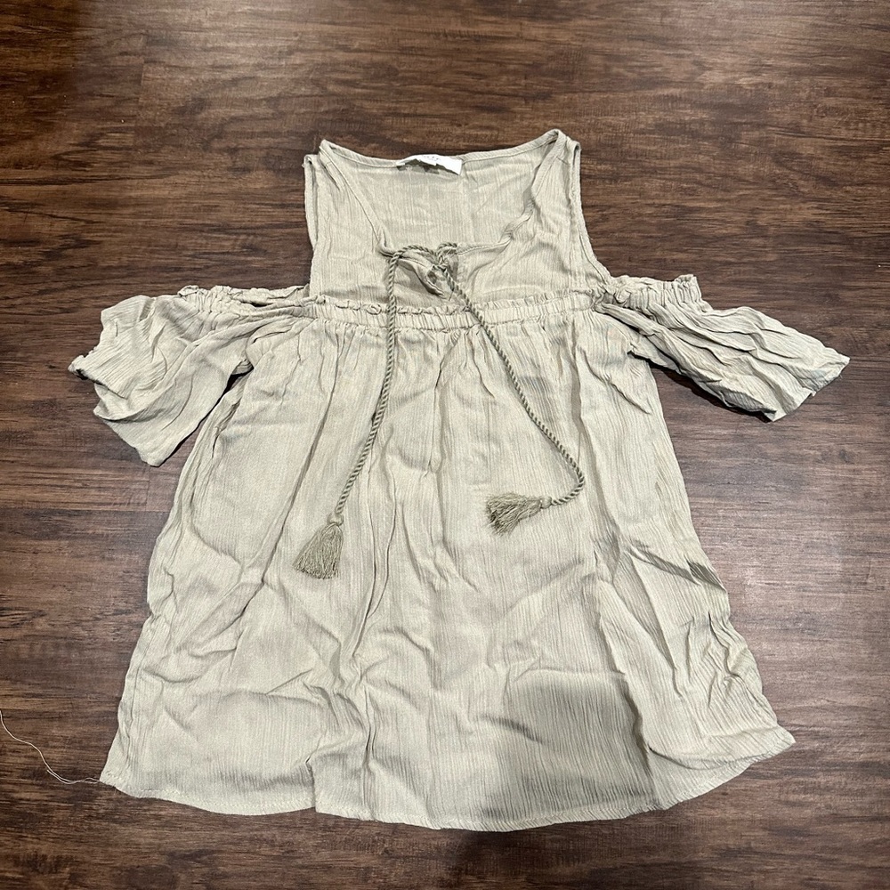 Love Tree Women’s Sage Top Size Small